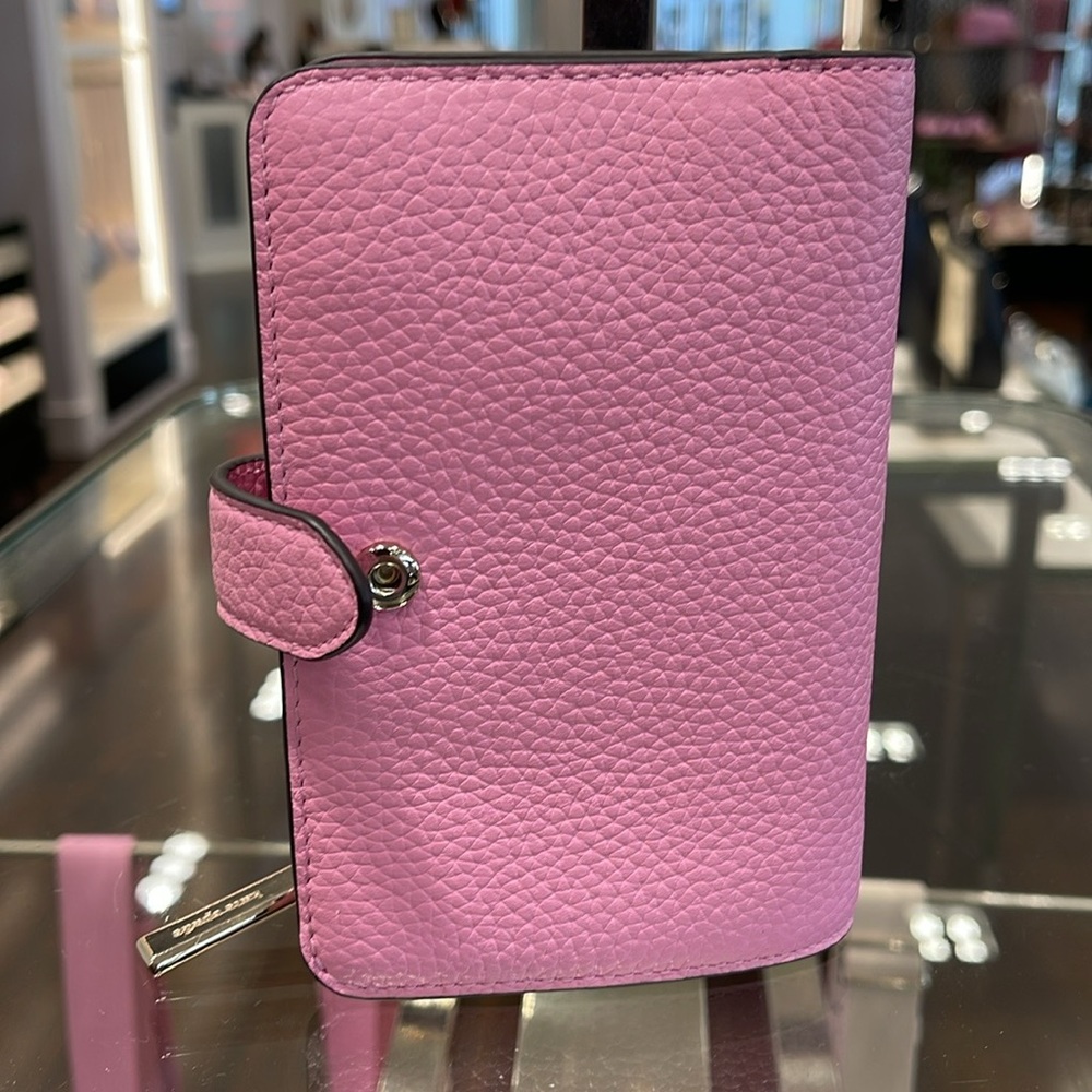 Kate Spade Lena Medium Bifold Wallet
Mandawilla
NWT - Picture 9 of 16